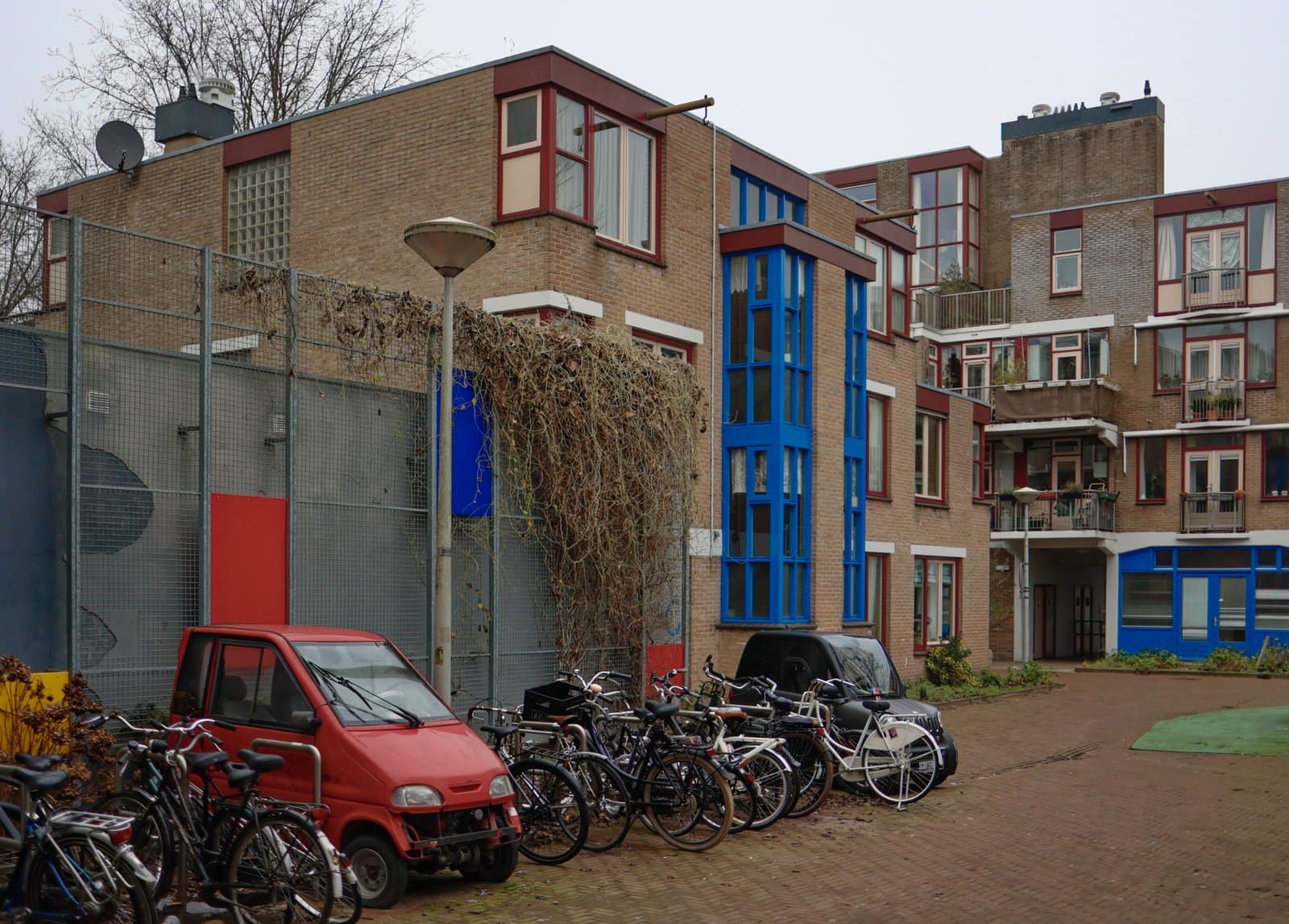 Inner city coutryard, ealry 2025. Part of the 'Unbeautiful Amsterdam Project'